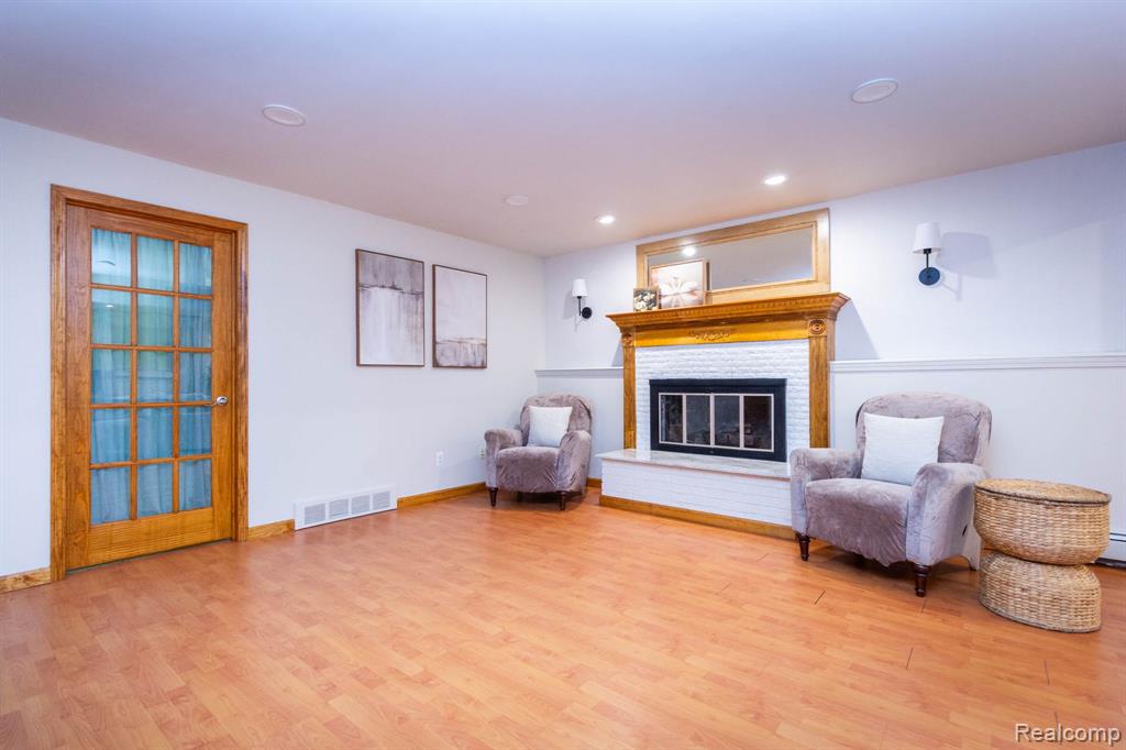 6345 Lanman Drive, Waterford, MI 48329 — Photo 18