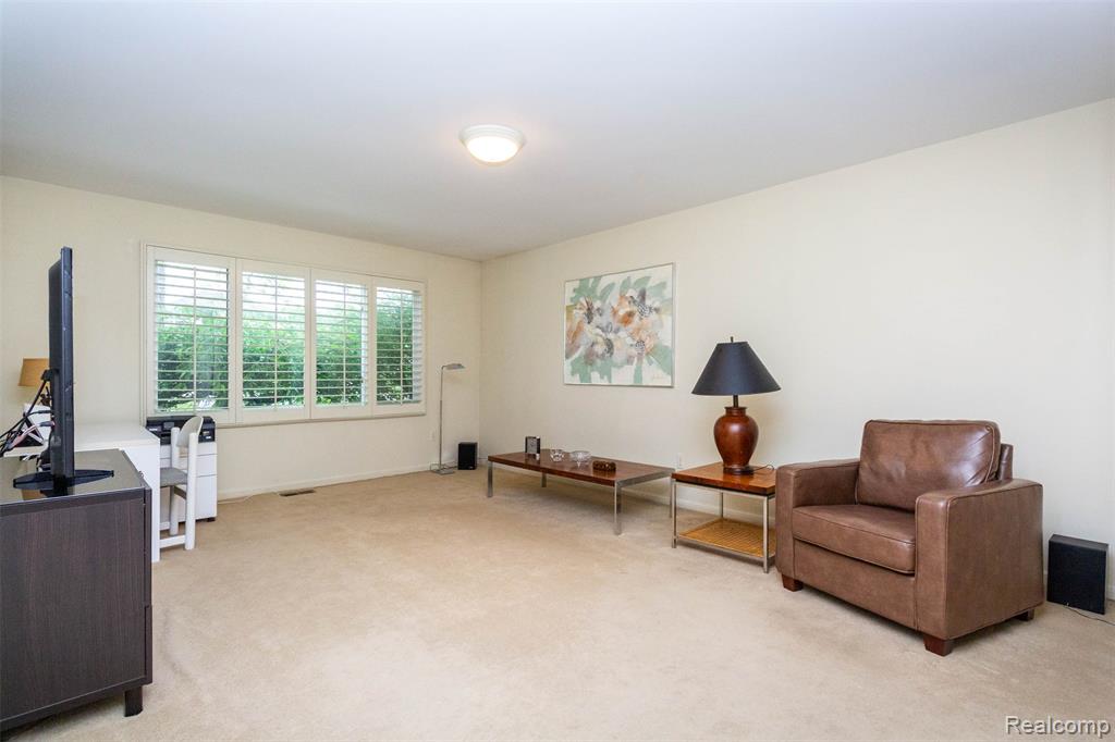 5423 HAUSER Way, West Bloomfield, MI 48323 — Photo 38