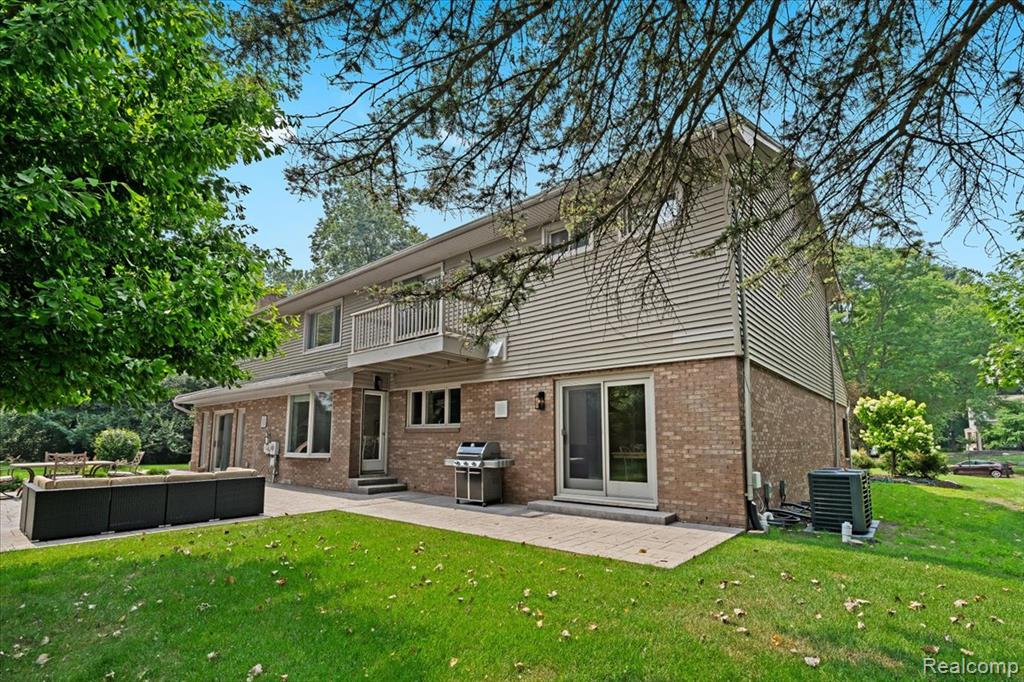 6678 Johnathon, Troy, MI 48098 — Photo 43
