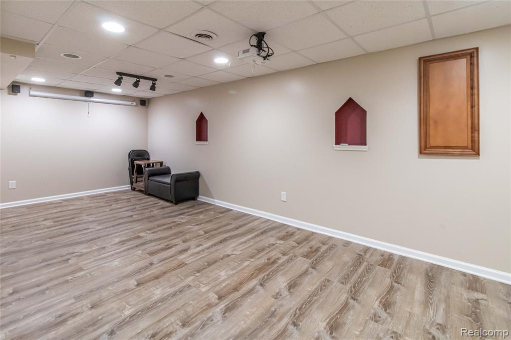 47302 Butler Lane, Novi, MI — Photo 44