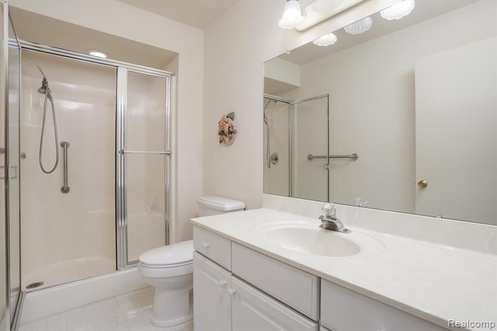 9735 HAWTHORNE GLEN Drive, Grosse Ile, MI 48138 — Photo 25