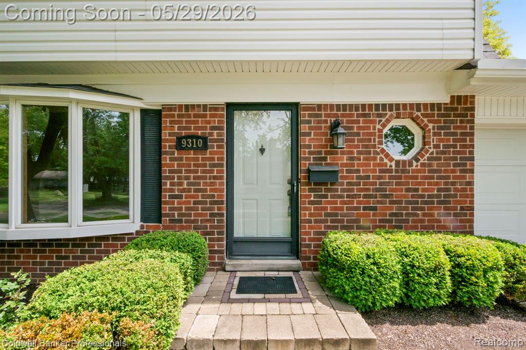 9310 Oakcliffe Drive, Plymouth, MI 48170 — Photo 6