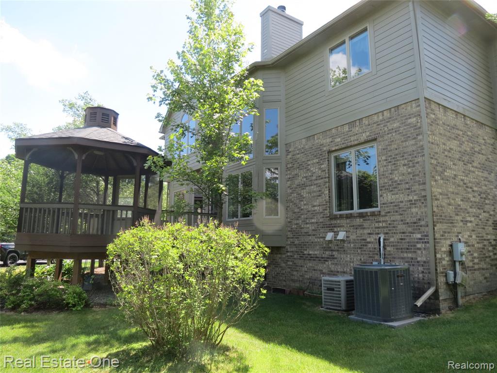 45702 Balfour Court, Novi, MI 48377 — Photo 4