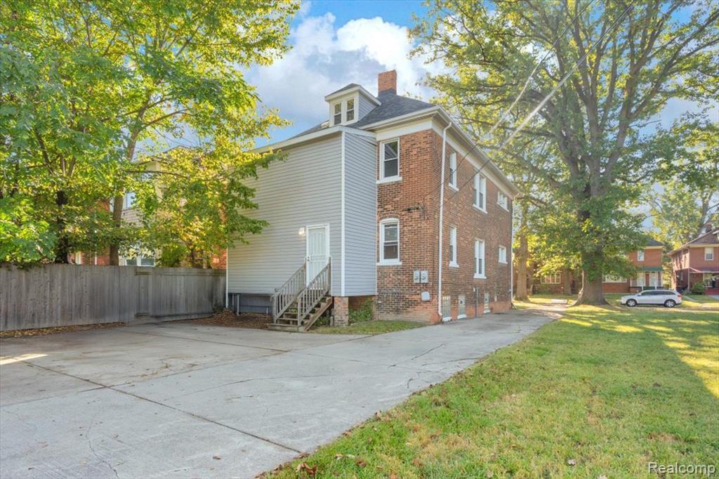1202 Lawrence St, Detroit, MI 48202 — Photo 24