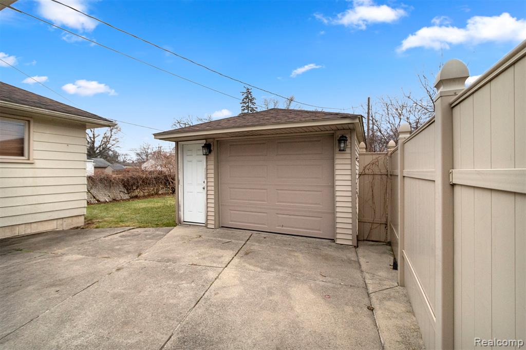 5939 Robindale Avenue, Dearborn Heights, MI 48127 — Photo 20