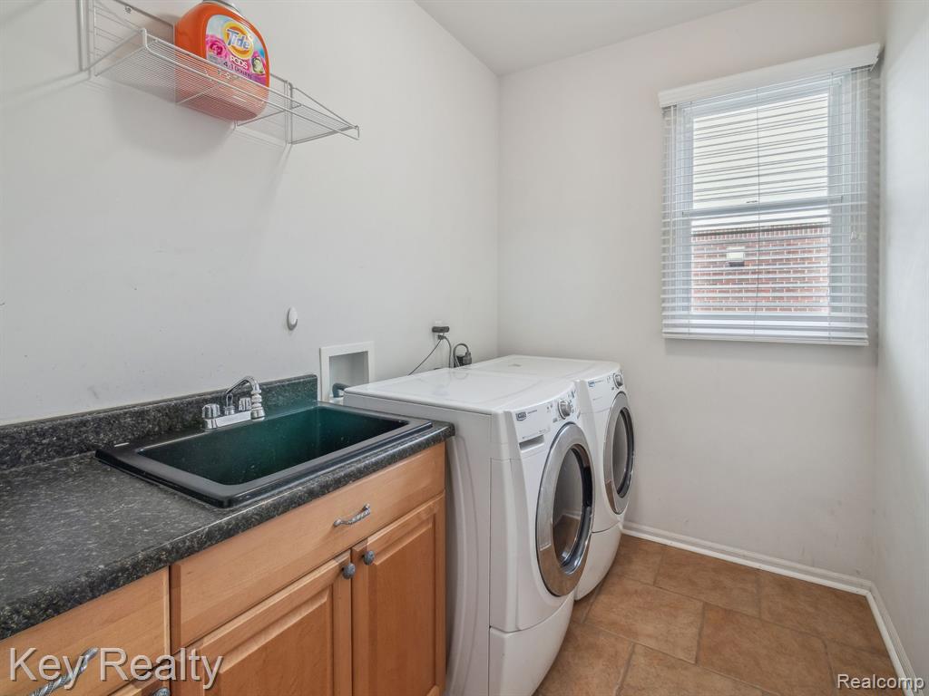 50424 LIVINGSTON Drive, Northville, MI 48168 — Photo 16