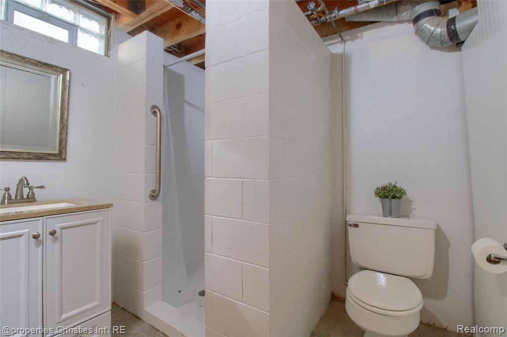 565 Center Ridge, South Lyon, MI 48178 — Photo 28