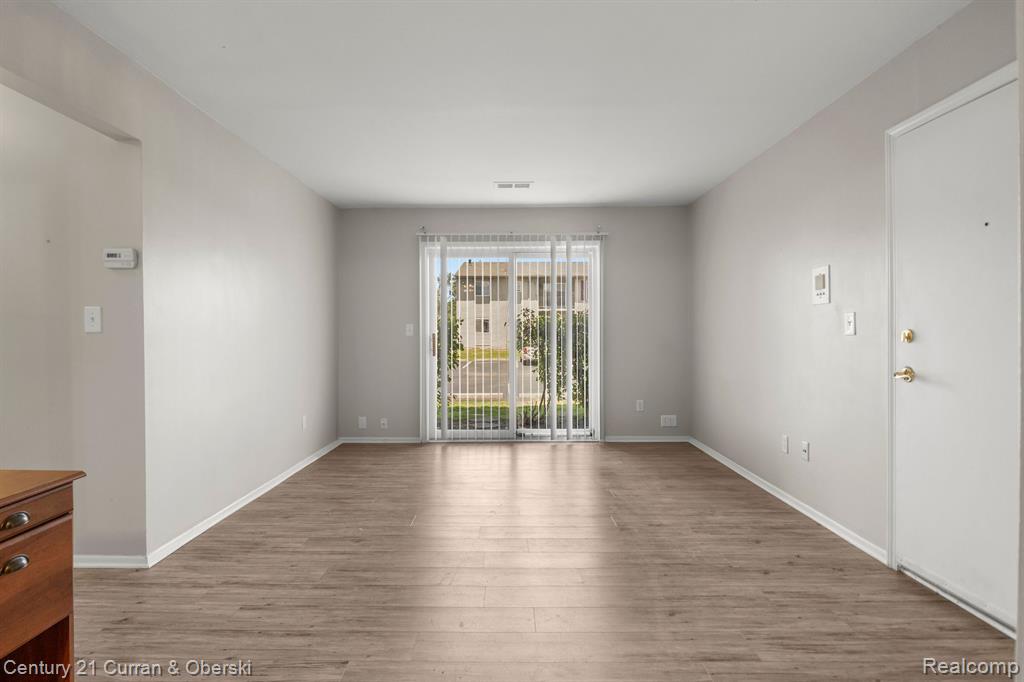 10021 Allen Pointe Drive, 83, Allen Park, MI 48101 — Photo 4