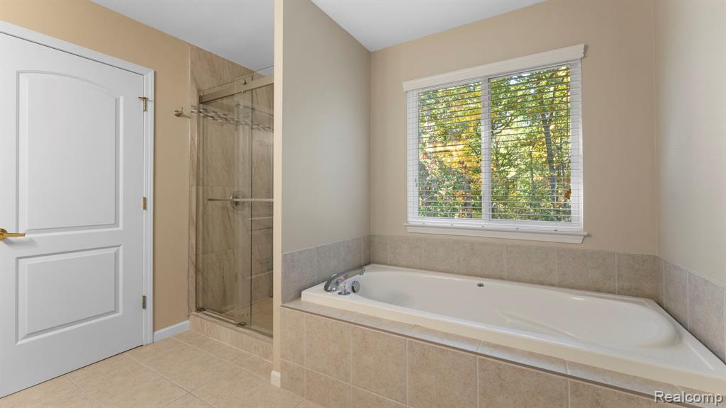 29923 Bradford Drive, New Hudson, MI 48165 — Photo 26