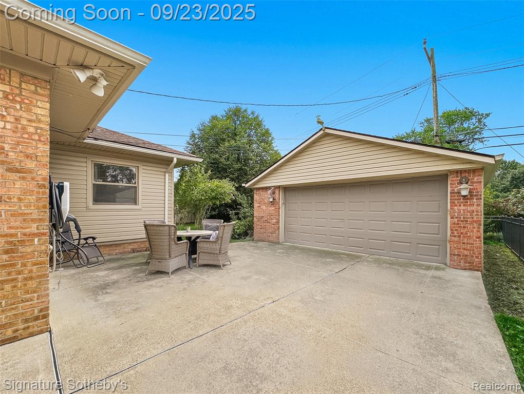 16207 Wetherby Street, Beverly Hills, MI 48025 — Photo 21