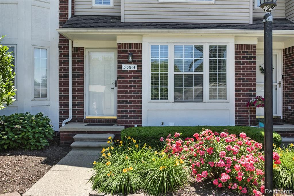 50501 Abbey Drive, New Baltimore, MI 48047 — Photo 2