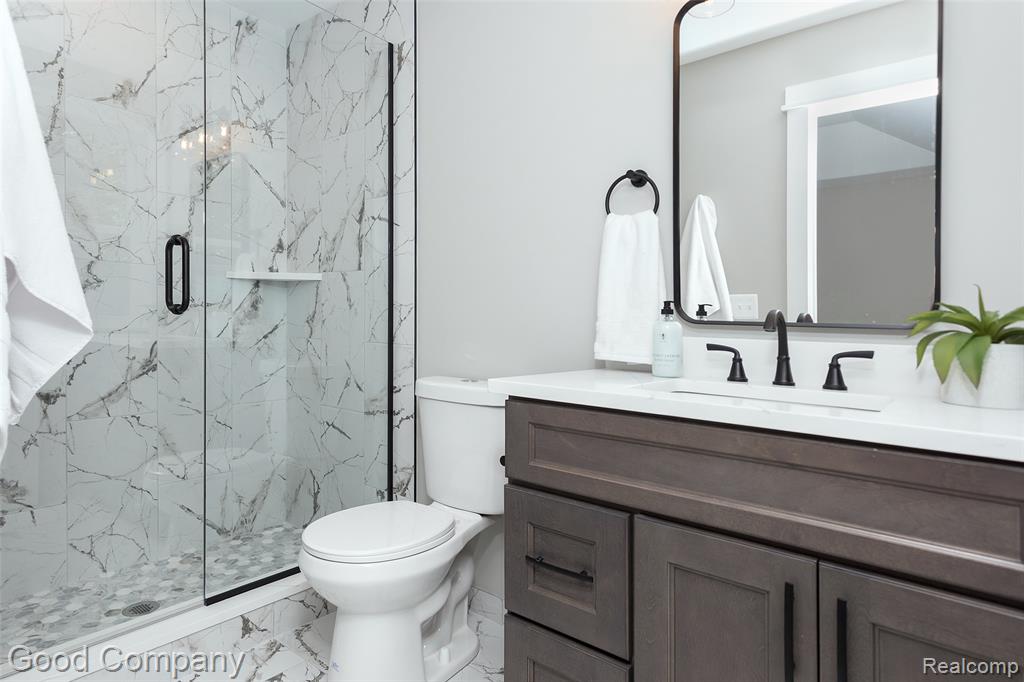 713 W Farnum Avenue, Royal Oak, MI 48067 — Photo 42