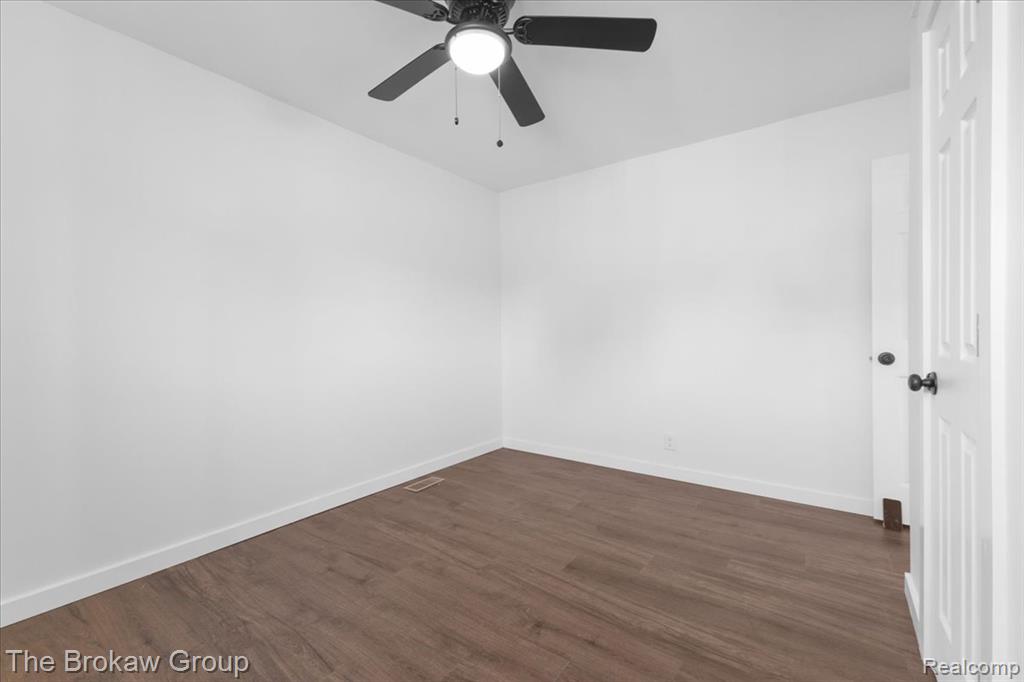 4062 N Belsay Road, Flint, MI 48506 — Photo 31