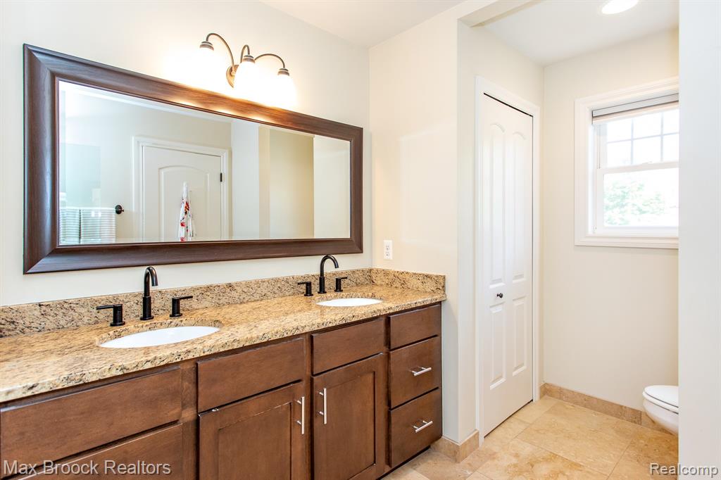 924 N Maple Avenue, Royal Oak, MI 48067 — Photo 47