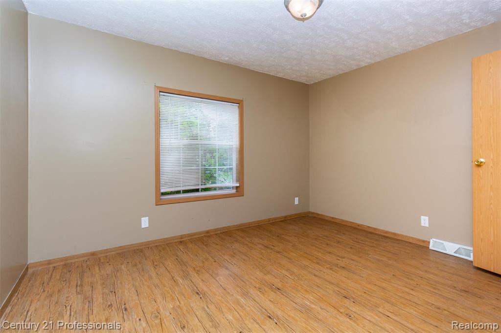 4080 Cass Elizabeth Road, Waterford, MI 48328 — Photo 22