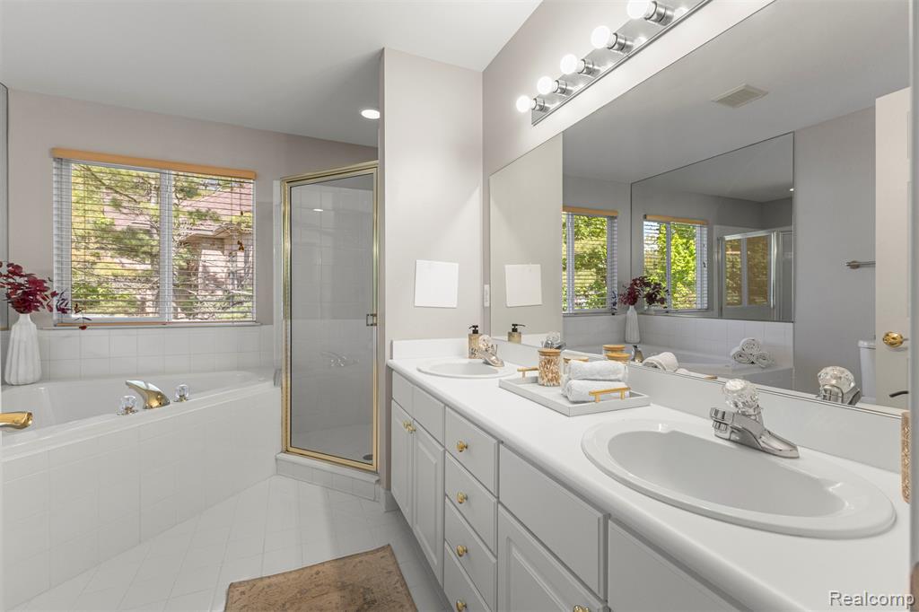 23395 Mission Lane, Farmington, MI 48335 — Photo 45