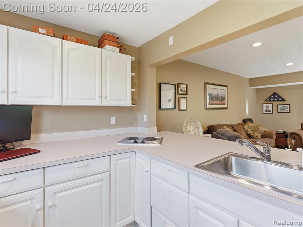 5617 Millpointe Drive, Waterford, MI 48327 — Photo 22