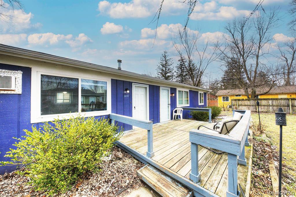 9057 GARFIELD Drive, Whitmore Lake, MI 48189 — Photo 2