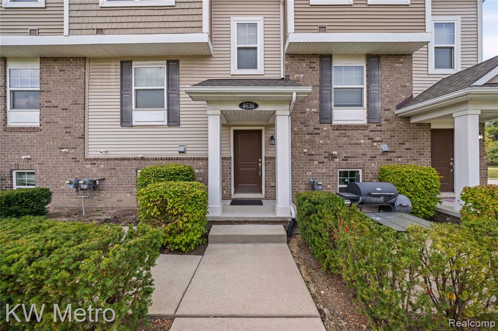 4636 Bradley Circle, Troy, MI 48085 — Photo 23