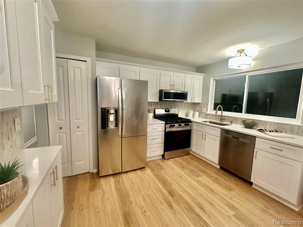 5783 Williamsburg Court, Waterford, MI 48327 — Photo 69