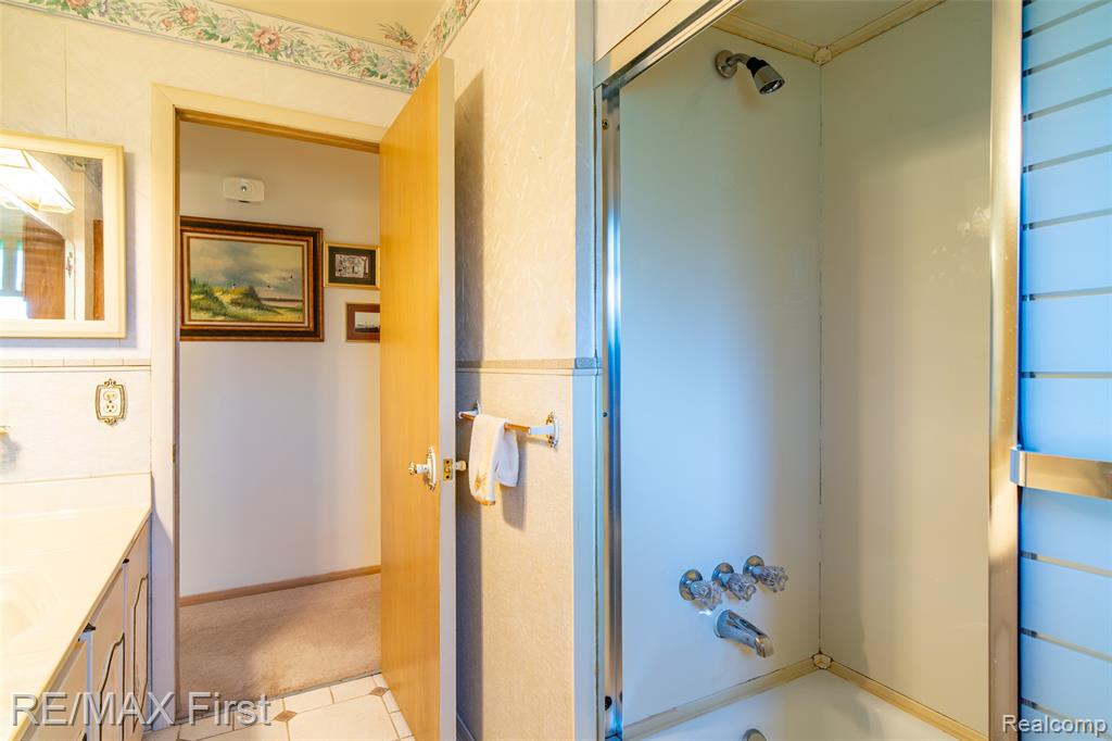 8860 Kidley Drive, Sterling Heights, MI 48314 — Photo 25