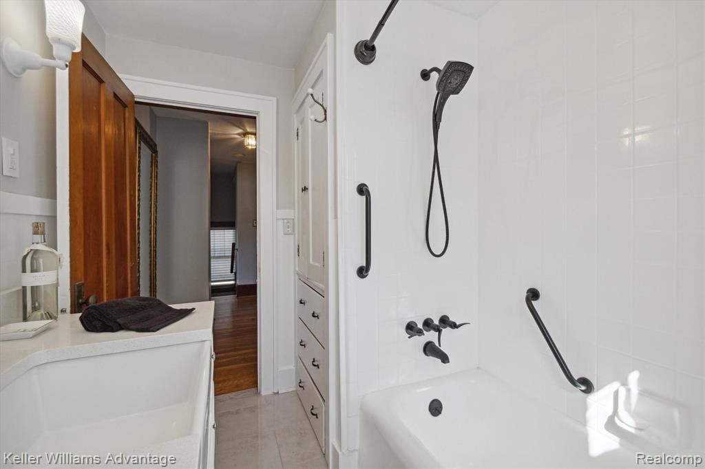 402 E 7th Street, Royal Oak, MI 48067 — Photo 24