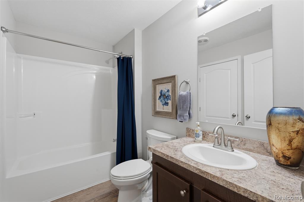 11112 Hickory Tree Court, South Lyon, MI 48178 — Photo 23