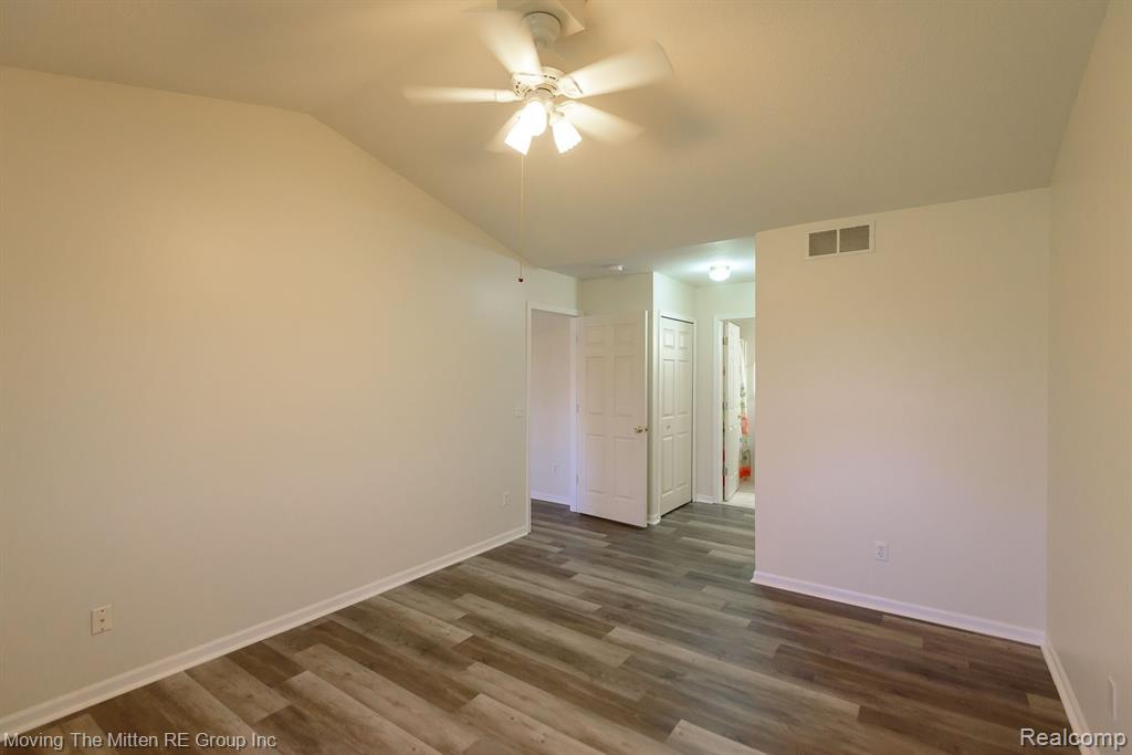 9540 WHEATGRASS Lane, Belleville, MI 48111 — Photo 15
