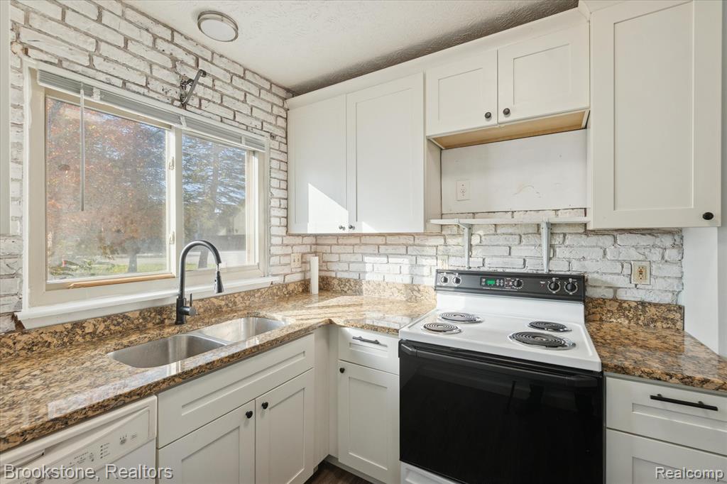 6004 Gibson Avenue, East Lansing, MI 48823 — Photo 11