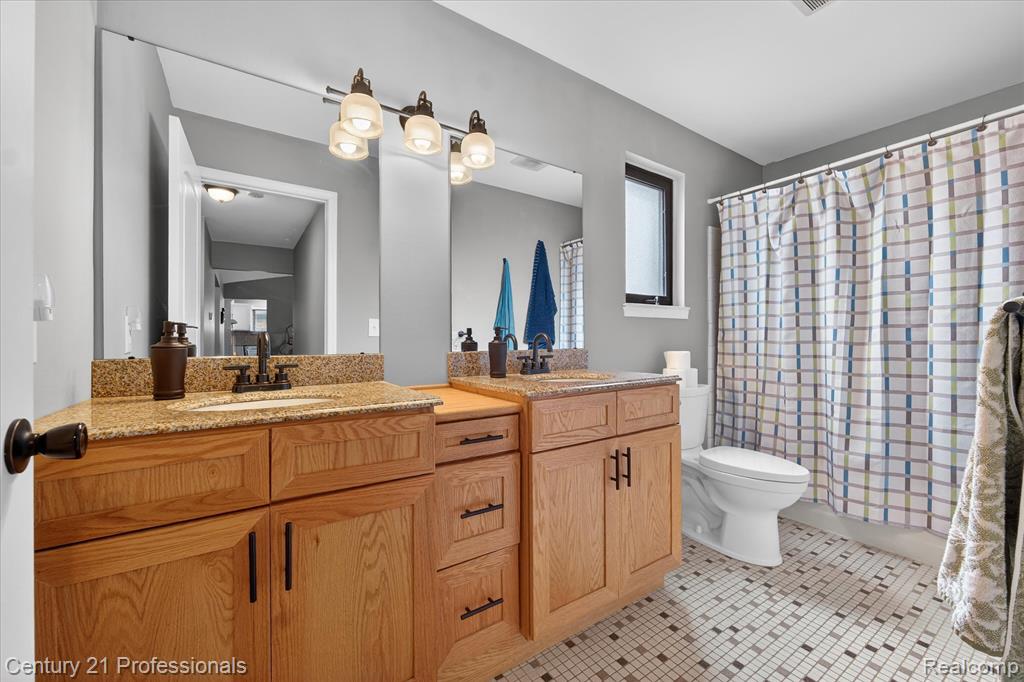 40365 La Grange Drive, Sterling Heights, MI 48313 — Photo 26