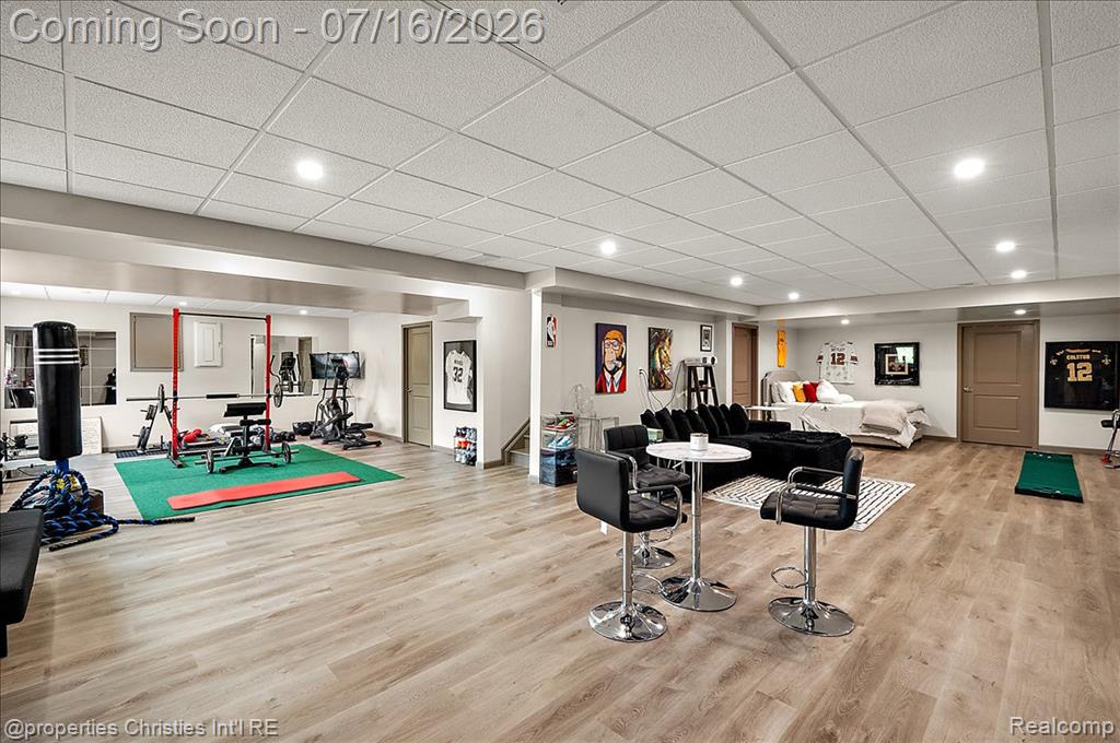 50026 Alden, Canton, MI 48188 — Photo 40