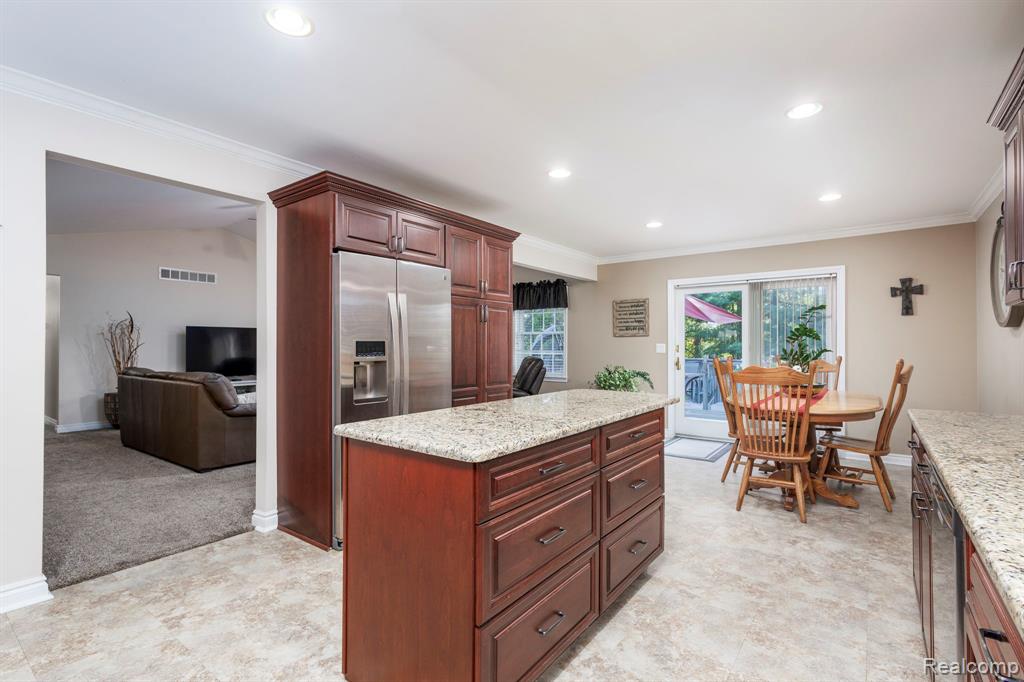 48200 Burton Drive, Shelby Twp, MI 48317 — Photo 10