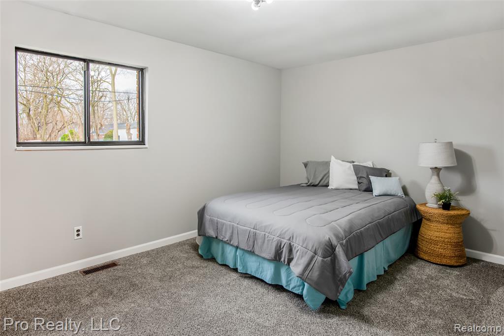 11200 Wahrman Street, Romulus, MI 48174 — Photo 9