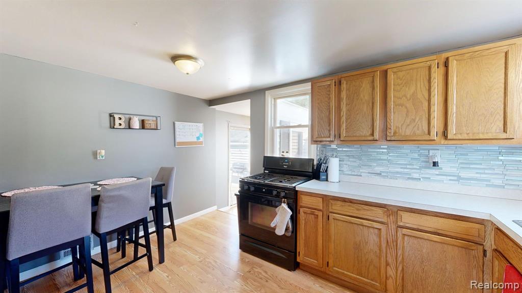 4322 GREENLY Street, Burton, MI 48529 — Photo 17