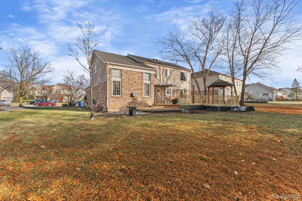 8886 Stonebridge Court, Van Buren, MI 48111 — Photo 32