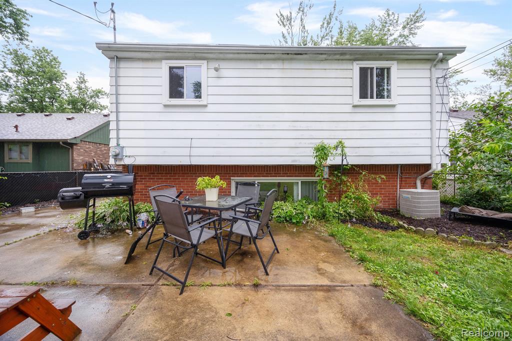 3979 ACADEMY Street, Dearborn Heights, MI 48125 — Photo 28