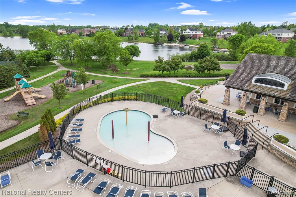49235 BRAEBURN Lane, Novi, MI — Photo 62