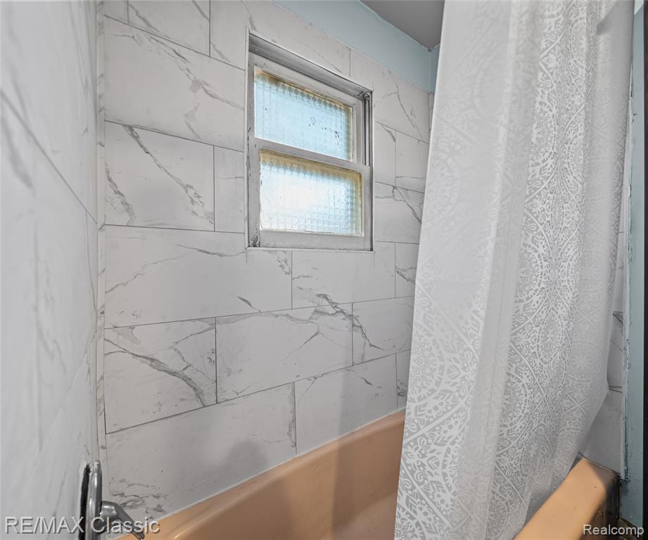 2185 Oakview Drive, Canton, MI 48187 — Photo 27
