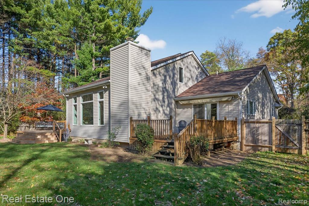 693 Knibbe Road, Lake Orion, MI 48362 — Photo 15