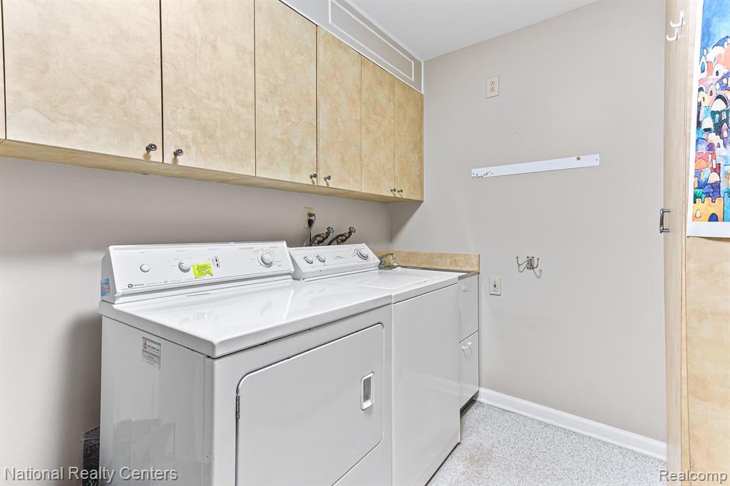 7207 Creeks Bend Drive, West Bloomfield, MI — Photo 29