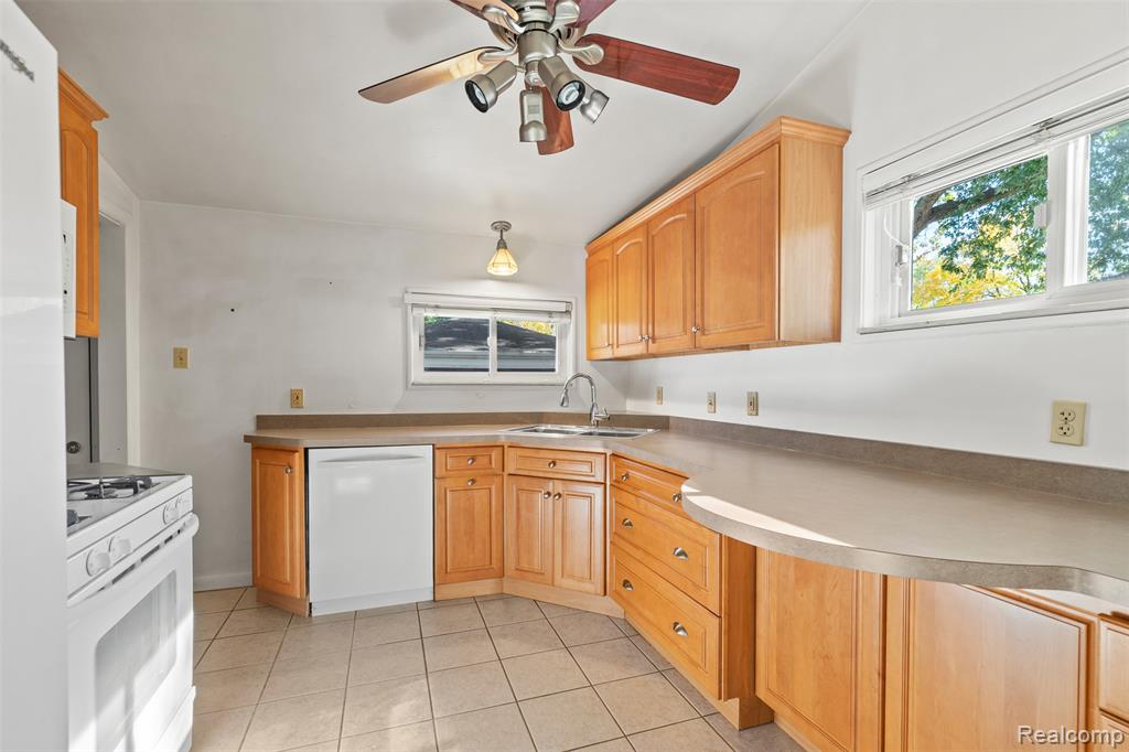 9212 Idaho Street, Livonia, MI 48150 — Photo 8