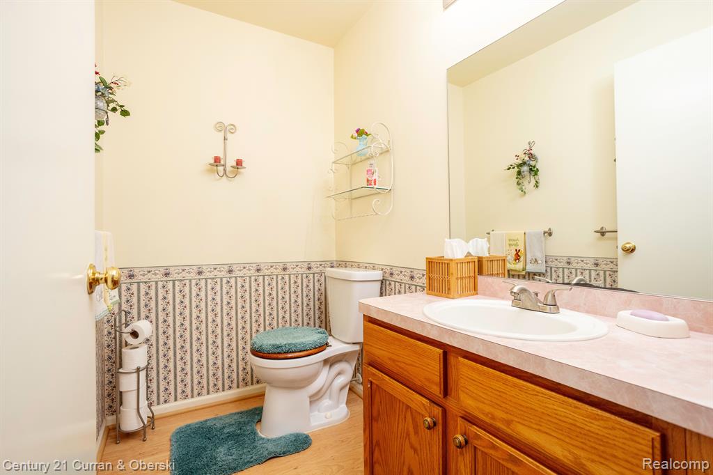 2531 Pine Drive, Wixom, MI 48393 — Photo 10
