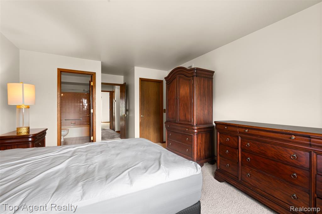42618 Cassin Way, Clinton Twp, MI 48038 — Photo 20