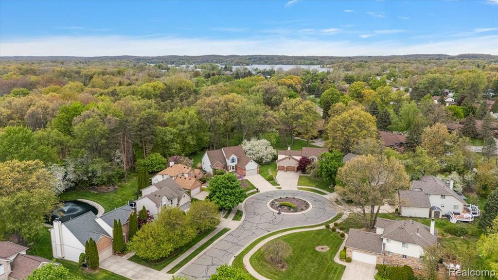 607 Salus Drive, Waterford, MI 48327 — Photo 45