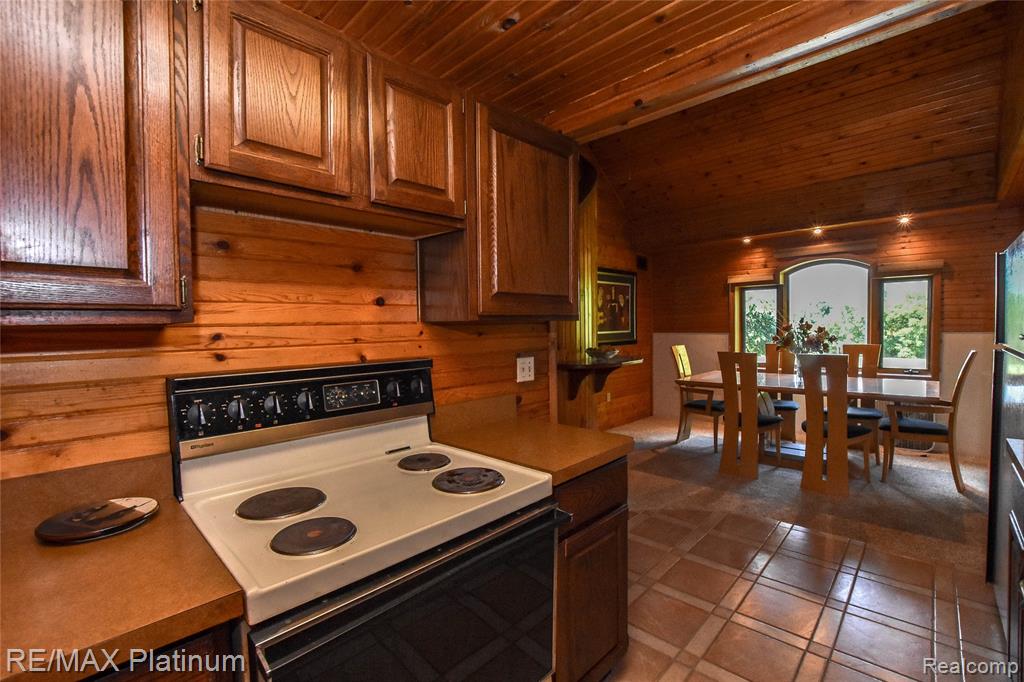 5160 Fenton Road, Fenton, MI 48430 — Photo 40