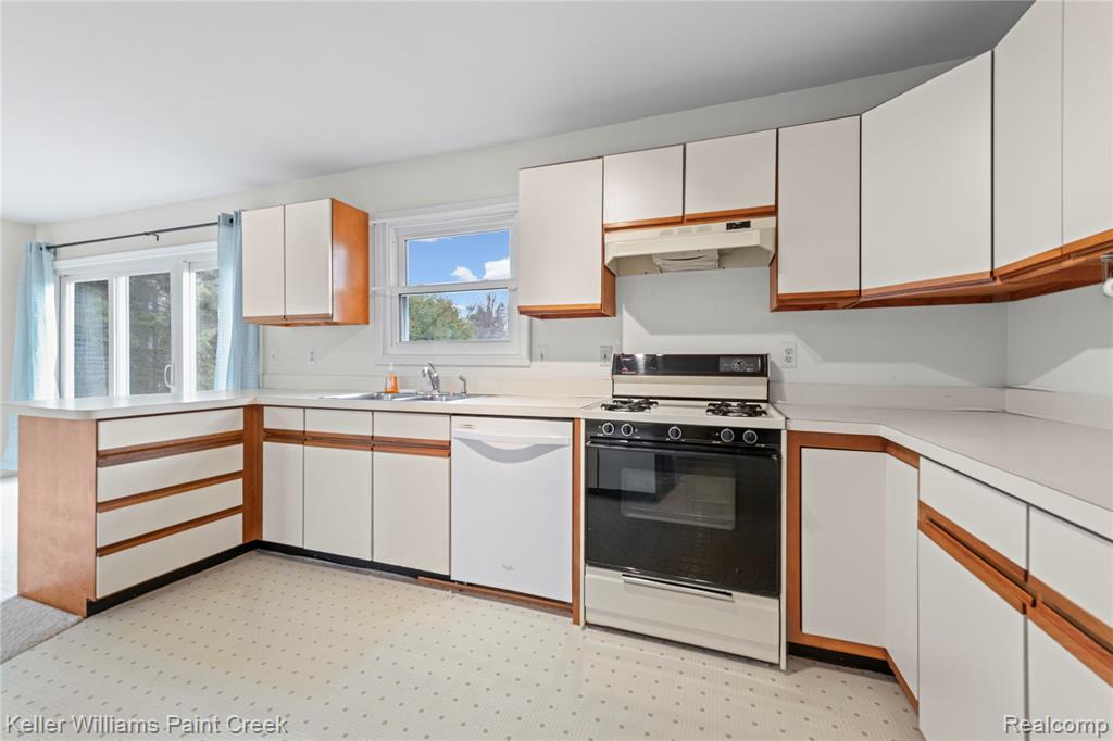 4201 Blue River Drive, St. Clair, MI 48079 — Photo 10