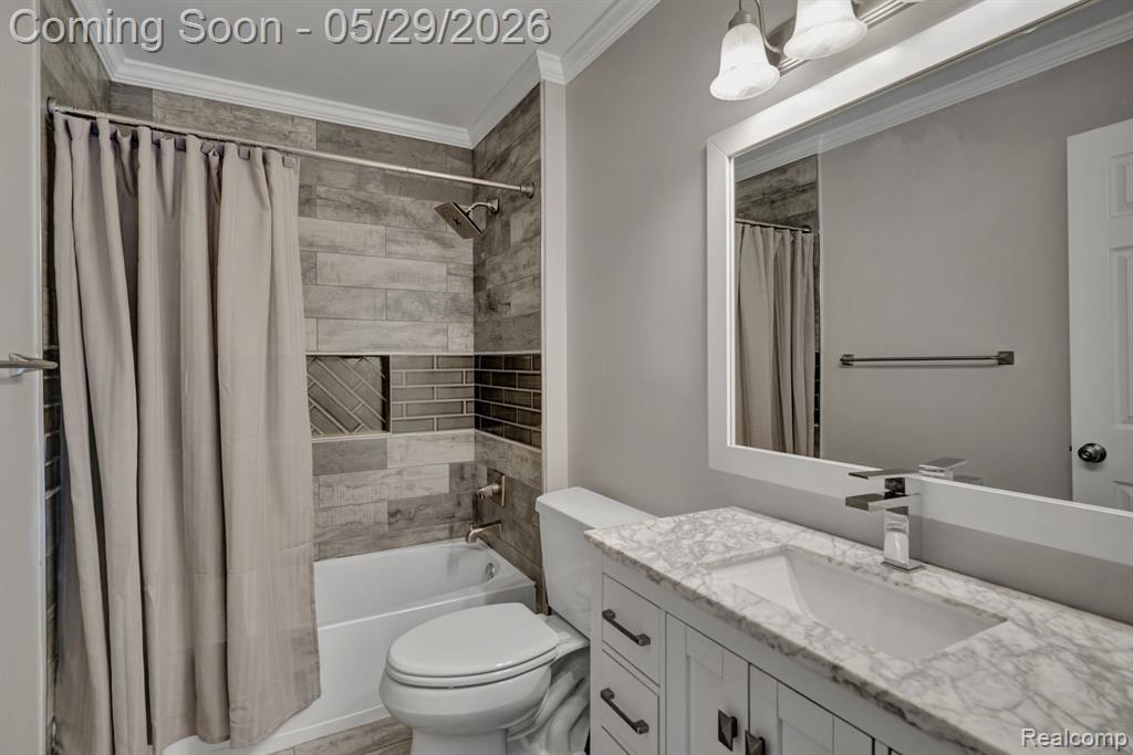 5729 Woodfield Parkway, Grand Blanc, MI 48439 — Photo 40