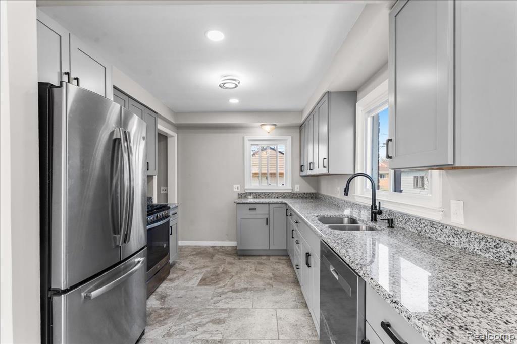 22631 Mylls Street, Saint Clair Shores, MI 48081 — Photo 5