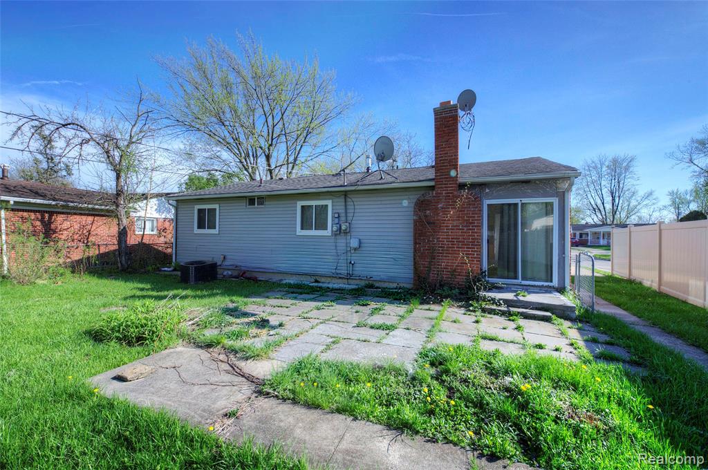 35030 Michelle Drive, Romulus, MI 48174 — Photo 45