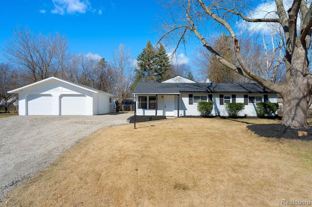 4620 INDEPENDENCE Drive, Clarkston, MI — front exterior